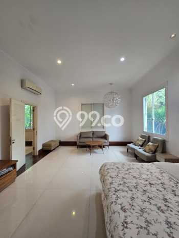 Hunian Modern dengan LT 1200m2 & LB 1300m2 Disewakan di Kemang Hunian Modern dengan LT 1200m2 & LB 1300m2 Disewakan di Kemang