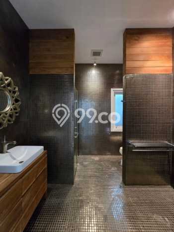 Hunian Modern dengan LT 1200m2 & LB 1300m2 Disewakan di Kemang Hunian Modern dengan LT 1200m2 & LB 1300m2 Disewakan di Kemang
