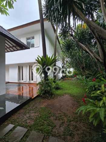 Hunian Modern dengan LT 1200m2 & LB 1300m2 Disewakan di Kemang Hunian Modern dengan LT 1200m2 & LB 1300m2 Disewakan di Kemang