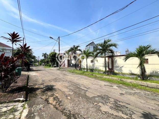 Jarang Ada! Tanah di Pasar Minggu Punya Luas 131m2 SHM Jarang Ada! Tanah di Pasar Minggu Punya Luas 131m2 SHM