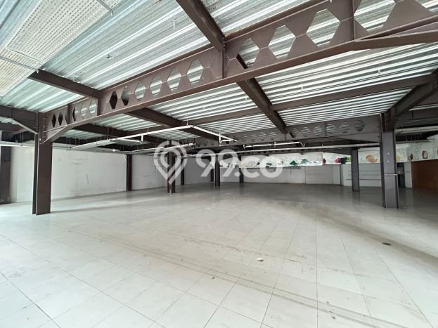 Komersial untuk Disewa di Pusat Jakarta Barat Luas Bangunan 950m2 Komersial untuk Disewa di Pusat Jakarta Barat Luas Bangunan 950m2