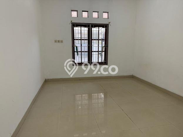 Dijual Rumah Eksklusif 3 KT di Taman Kota, Jakarta Barat Dijual Rumah Eksklusif 3 KT di Taman Kota, Jakarta Barat