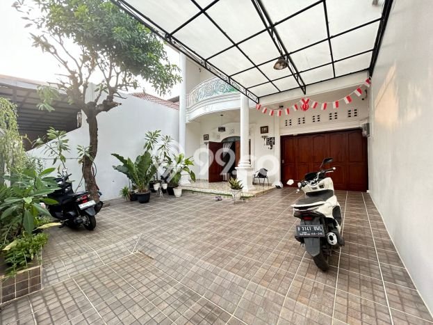 Dijual Rumah Luas Elegan Dengan View Eksklusif di Tomang, Jakarta Barat Dijual Rumah Luas Elegan Dengan View Eksklusif di Tomang, Jakarta Barat