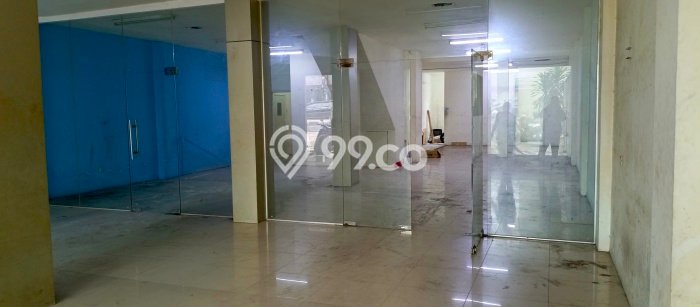 Ruko Disewa di Jakarta Selatan dengan LB 600m2 Area Komersial Ramai Ruko Disewa di Jakarta Selatan dengan LB 600m2 Area Komersial Ramai