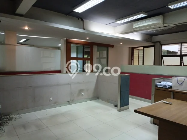 Kantor disewakan di Kebayoran Baru Jakarta Selatan dengan luas bangunan 764m2 Kantor disewakan di Kebayoran Baru Jakarta Selatan dengan luas bangunan 764m2