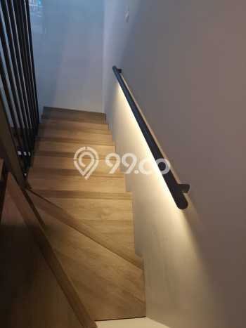 Jual Rumah Eksklusif 4 KT di Jelambar, Jakarta Barat Jual Rumah Eksklusif 4 KT di Jelambar, Jakarta Barat