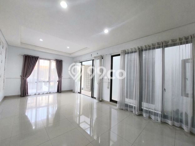 Rumah Elit Modern Tanpa Renovasi di BSD Green Wich Tangerang Rumah Elit Modern Tanpa Renovasi di BSD Green Wich Tangerang