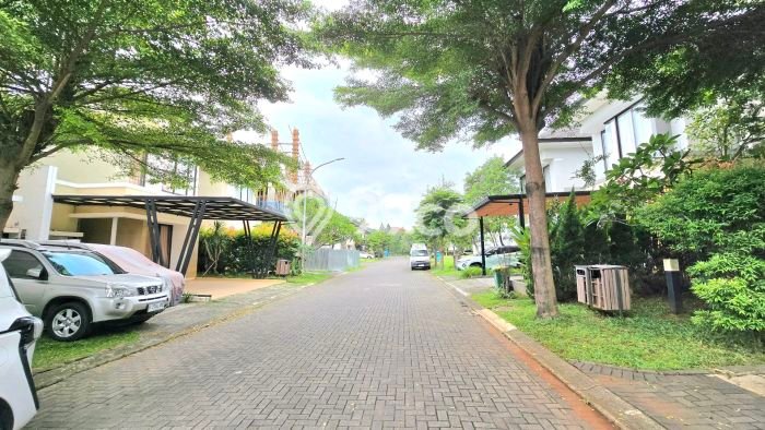 For Sale! Luxury House LT 160m2 Desain Modern di BSD Eminent For Sale! Luxury House LT 160m2 Desain Modern di BSD Eminent