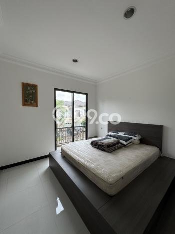 Dijual Rumah Mewah Elegan Dengan View Cantik di BSD City, Tangerang Dijual Rumah Mewah Elegan Dengan View Cantik di BSD City, Tangerang
