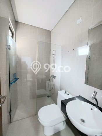 Rumah Elit Modern Tanpa Renovasi di BSD Green Wich Tangerang Rumah Elit Modern Tanpa Renovasi di BSD Green Wich Tangerang