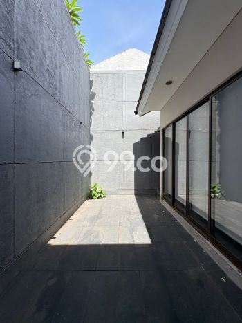 Rumah Elit LB 150m2 Siap Huni Desain Elegan di BSD Green Wich, Tangerang Rumah Elit LB 150m2 Siap Huni Desain Elegan di BSD Green Wich, Tangerang