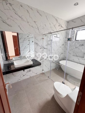Hunian Elit LB 378m2 Siap Huni Desain Elegan di BSD The Icon, Tangerang Hunian Elit LB 378m2 Siap Huni Desain Elegan di BSD The Icon, Tangerang