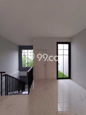 Ruko Dijual di Prime Area Jakarta Barat Luas 200m2 Ruko Dijual di Prime Area Jakarta Barat Luas 200m2