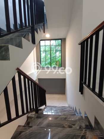 Ruko Dijual di Prime Area Jakarta Barat Luas 200m2 Ruko Dijual di Prime Area Jakarta Barat Luas 200m2