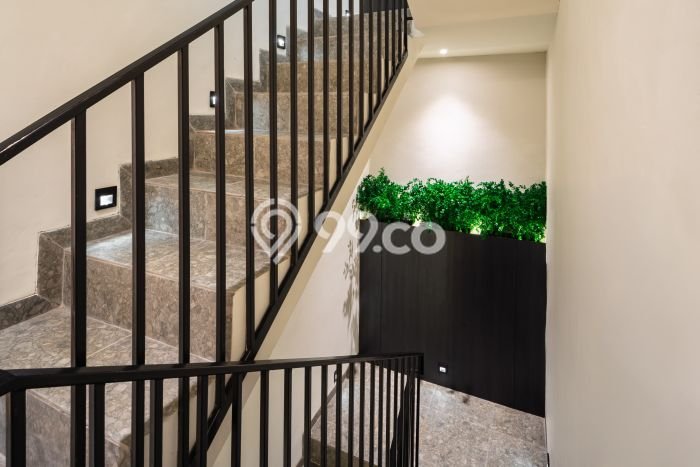 Unit Kost Dijual di Glodok dengan 17 Kamar Area Strategis Unit Kost Dijual di Glodok dengan 17 Kamar Area Strategis