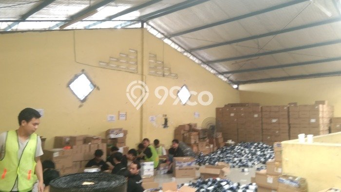 Unit Gudang Disewakan di Rawa Buaya di Area Ramai & Strategis Unit Gudang Disewakan di Rawa Buaya di Area Ramai & Strategis