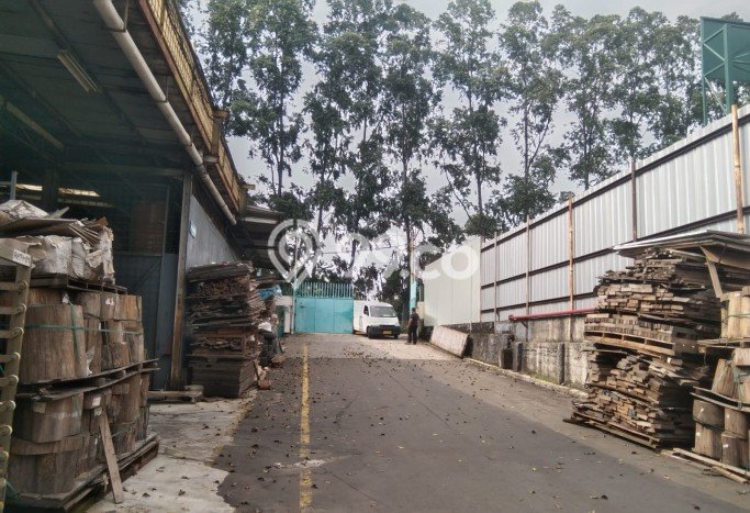 Gudang Disewa di Jakarta Barat dengan LB 343m2 Area Komersial Ramai Gudang Disewa di Jakarta Barat dengan LB 343m2 Area Komersial Ramai
