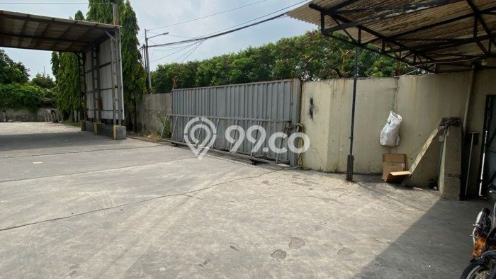 Gudang Disewa di Jakarta Barat dengan LB 2270m2 Area Komersial Ramai Gudang Disewa di Jakarta Barat dengan LB 2270m2 Area Komersial Ramai