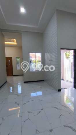 For Sale Rumah 3 Kamar Lokasi Strategis Bagus dan Strategis di Tangerang For Sale Rumah 3 Kamar Lokasi Strategis Bagus dan Strategis di Tangerang