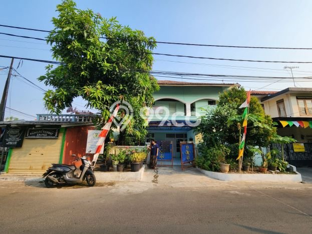 For Sale Hunian Elegan Klasik di Jakarta Timur For Sale Hunian Elegan Klasik di Jakarta Timur