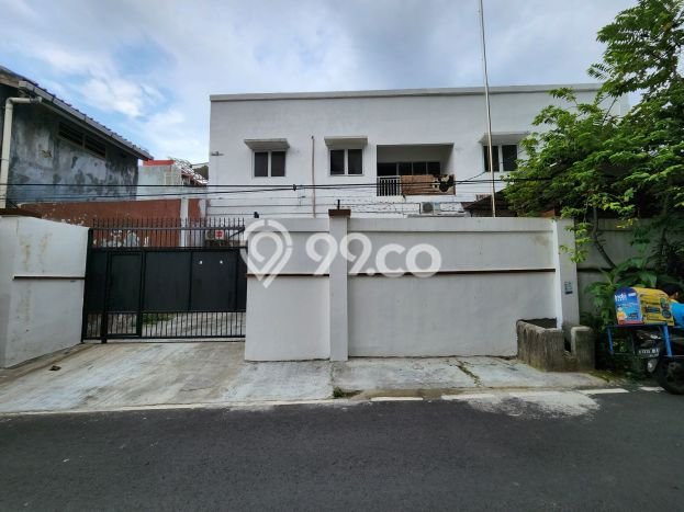 Hunian Mewah LB 230m2 Siap Huni Desain Elegan di Kramat, Jakarta Pusat Hunian Mewah LB 230m2 Siap Huni Desain Elegan di Kramat, Jakarta Pusat