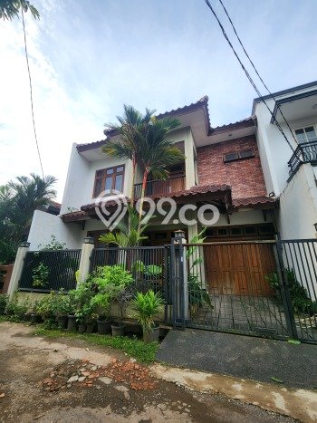 Dijual Rumah Premium dengan Fasilitas Sekitar Komplit di Kebayoran Lama, Jakarta Selatan Dijual Rumah Premium dengan Fasilitas Sekitar Komplit di Kebayoran Lama, Jakarta Selatan