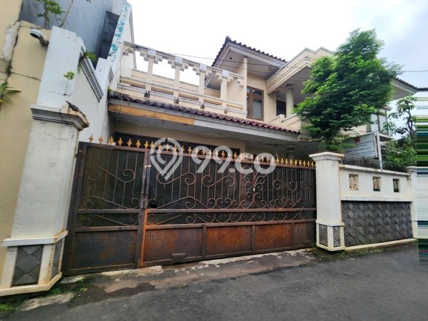 Rumah Elit Modern Siap Huni di Otista Jakarta Timur Rumah Elit Modern Siap Huni di Otista Jakarta Timur
