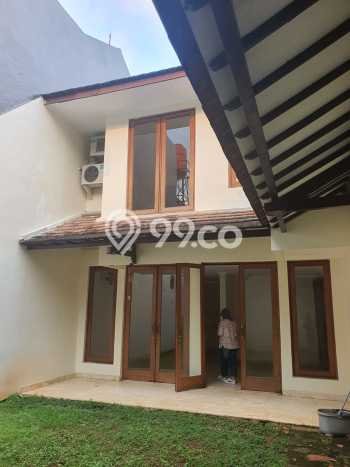 Rumah Elit LB 180m2 Siap Pakai Desain Elegan di Lebak Bulus, Jakarta Selatan Rumah Elit LB 180m2 Siap Pakai Desain Elegan di Lebak Bulus, Jakarta Selatan