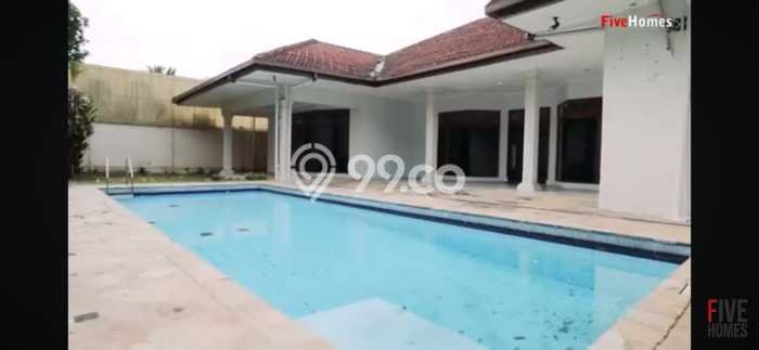 Rumah Mewah LB 1790m2 Siap Pakai Desain Elegan di Ampera, Jakarta Selatan Rumah Mewah LB 1790m2 Siap Pakai Desain Elegan di Ampera, Jakarta Selatan