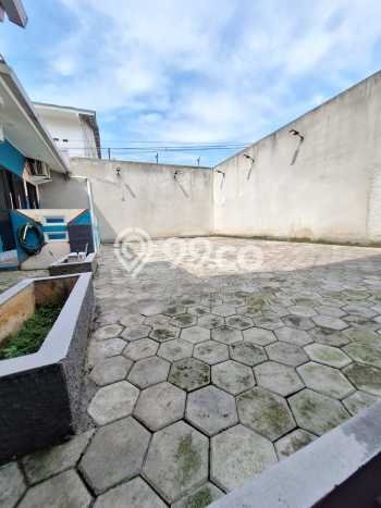 For Sale! Luxury House LT 271m2 Desain Modern di Sektor 8 - Bintaro For Sale! Luxury House LT 271m2 Desain Modern di Sektor 8 - Bintaro