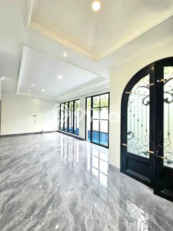 Ready to Use! Luxury House LT 250m2 Desain Modern di Sektor 9-Bintaro Ready to Use! Luxury House LT 250m2 Desain Modern di Sektor 9-Bintaro