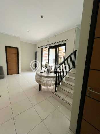 Jual Rumah Luas Elegan Dengan View Eksklusif di Sektor 9-Bintaro, Tangerang Selatan Jual Rumah Luas Elegan Dengan View Eksklusif di Sektor 9-Bintaro, Tangerang Selatan