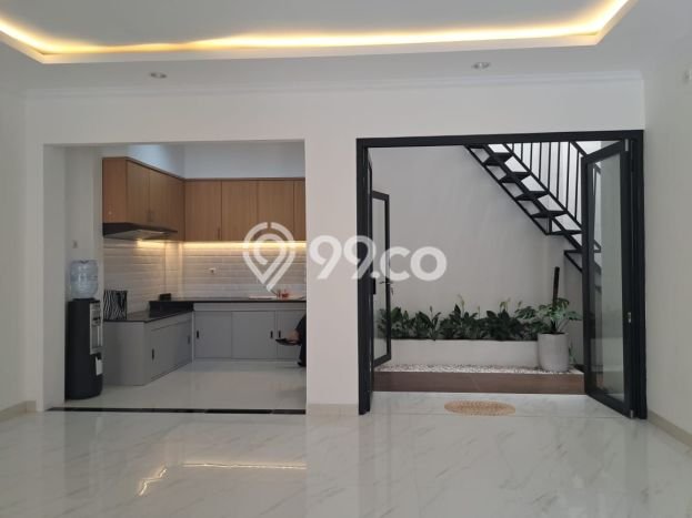 Rumah 4 KT 4 KM Fasilitas Gym di Bintaro, Tangerang Selatan Rumah 4 KT 4 KM Fasilitas Gym di Bintaro, Tangerang Selatan