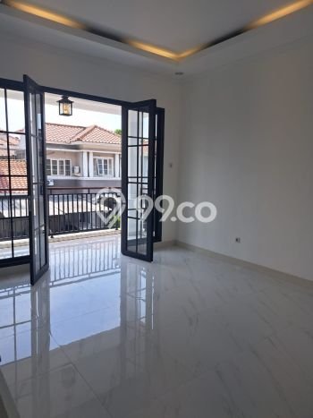 Rumah 4 KT 4 KM Fasilitas Gym di Bintaro, Tangerang Selatan Rumah 4 KT 4 KM Fasilitas Gym di Bintaro, Tangerang Selatan