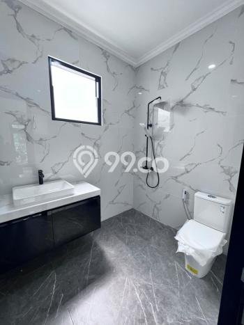 Jual Segera Rumah 5 KT 4 KM di Bintaro, Tangerang Selatan Jual Segera Rumah 5 KT 4 KM di Bintaro, Tangerang Selatan