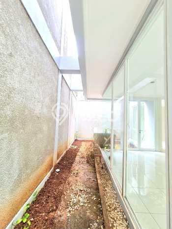 DIJUAL CEPAT! Rumah Nyaman di Bintaro, Tangerang Selatan, Luas 135m² Bangunan 156m² Bisa Nego! DIJUAL CEPAT! Rumah Nyaman di Bintaro, Tangerang Selatan, Luas 135m² Bangunan 156m² Bisa Nego!