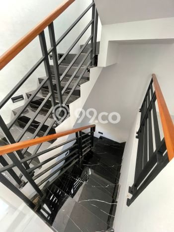 Bisa KPR! Rumah Kalibata, Jakarta Selatan, Luas 103m² Bangunan 207m² Bisa KPR! Rumah Kalibata, Jakarta Selatan, Luas 103m² Bangunan 207m²