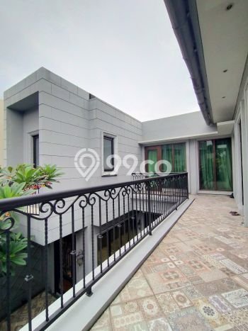Rumah Mewah dengan 3 Kamar Tidur di Kawasan Elite Pasar Minggu, Jakarta Selatan Rumah Mewah dengan 3 Kamar Tidur di Kawasan Elite Pasar Minggu, Jakarta Selatan