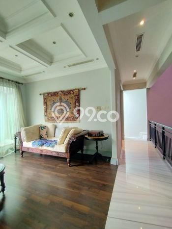 Rumah Mewah dengan 3 Kamar Tidur di Kawasan Elite Pasar Minggu, Jakarta Selatan Rumah Mewah dengan 3 Kamar Tidur di Kawasan Elite Pasar Minggu, Jakarta Selatan