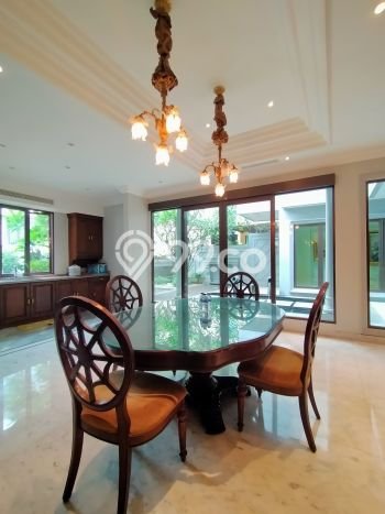Rumah Mewah dengan 3 Kamar Tidur di Kawasan Elite Pasar Minggu, Jakarta Selatan Rumah Mewah dengan 3 Kamar Tidur di Kawasan Elite Pasar Minggu, Jakarta Selatan