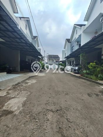 Rumah Modern 3 KT di Bintaro Tangerang Selatan Full Furnished Rumah Modern 3 KT di Bintaro Tangerang Selatan Full Furnished