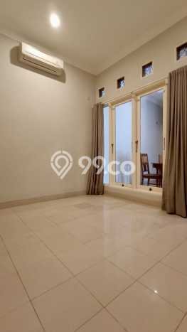Rumah di Pesanggrahan, 4 KT, Design Modern, LT 135m² LB 100m² Rumah di Pesanggrahan, 4 KT, Design Modern, LT 135m² LB 100m²