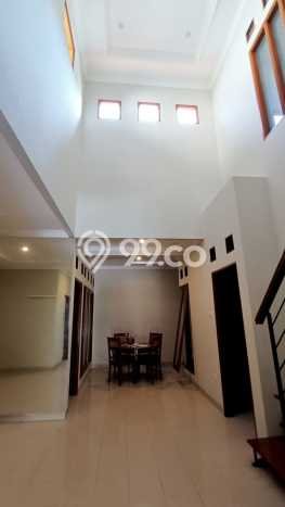 Rumah di Pesanggrahan, 4 KT, Design Modern, LT 135m² LB 100m² Rumah di Pesanggrahan, 4 KT, Design Modern, LT 135m² LB 100m²
