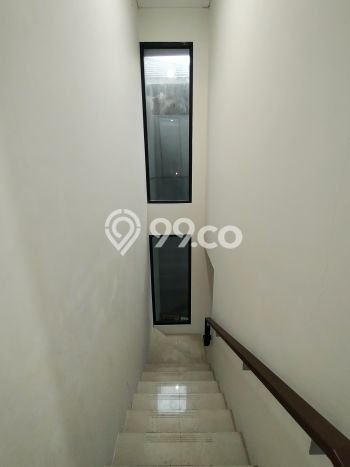 Rumah Nyaman dengan Luas Tanah 135m2m² dan Luas Bangunan 162m2m² di Kawasan Bintaro, Tangerang Selatan Rumah Nyaman dengan Luas Tanah 135m2m² dan Luas Bangunan 162m2m² di Kawasan Bintaro, Tangerang Selatan