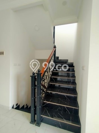 Rumah Mewah Siap Huni LT 102m2 di Jagakarsa, Jakarta Selatan Rumah Mewah Siap Huni LT 102m2 di Jagakarsa, Jakarta Selatan