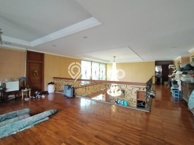 Hunian Elit LB 2500m2 Siap Huni Desain Elegan di Simprug, Jakarta Selatan Hunian Elit LB 2500m2 Siap Huni Desain Elegan di Simprug, Jakarta Selatan