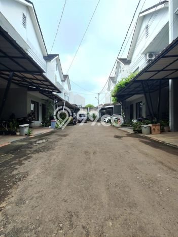 Rumah Modern 3 KT di Bintaro Tangerang Selatan Full Furnished Rumah Modern 3 KT di Bintaro Tangerang Selatan Full Furnished