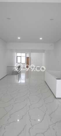 Ruko Kawasan Komersial di Kemang, Luas 240m², Disewakan, Siap Digunakan Ruko Kawasan Komersial di Kemang, Luas 240m², Disewakan, Siap Digunakan