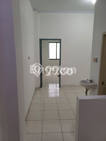 For Rent Ruko Strategis Kawasan Jelambar, Luas 100m², Area Bisnis For Rent Ruko Strategis Kawasan Jelambar, Luas 100m², Area Bisnis