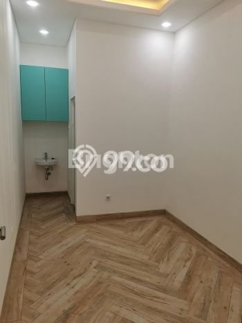 Rumah Elit Modern Siap Huni di Meruya Jakarta Barat Rumah Elit Modern Siap Huni di Meruya Jakarta Barat